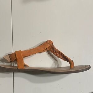 Brand Unknown Braided T-Strap Soft Leather Sandal in Orange-Tan